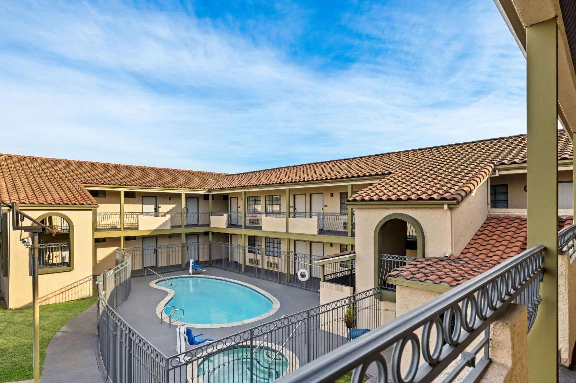 Rodeway Inn Σάντα Άνα Εξωτερικό φωτογραφία